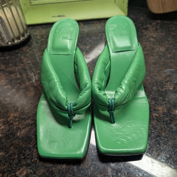 Day Birger et Mikkelsen Nathalie- Strap Sandal (bright green leather heels) - Picture 2 of 14